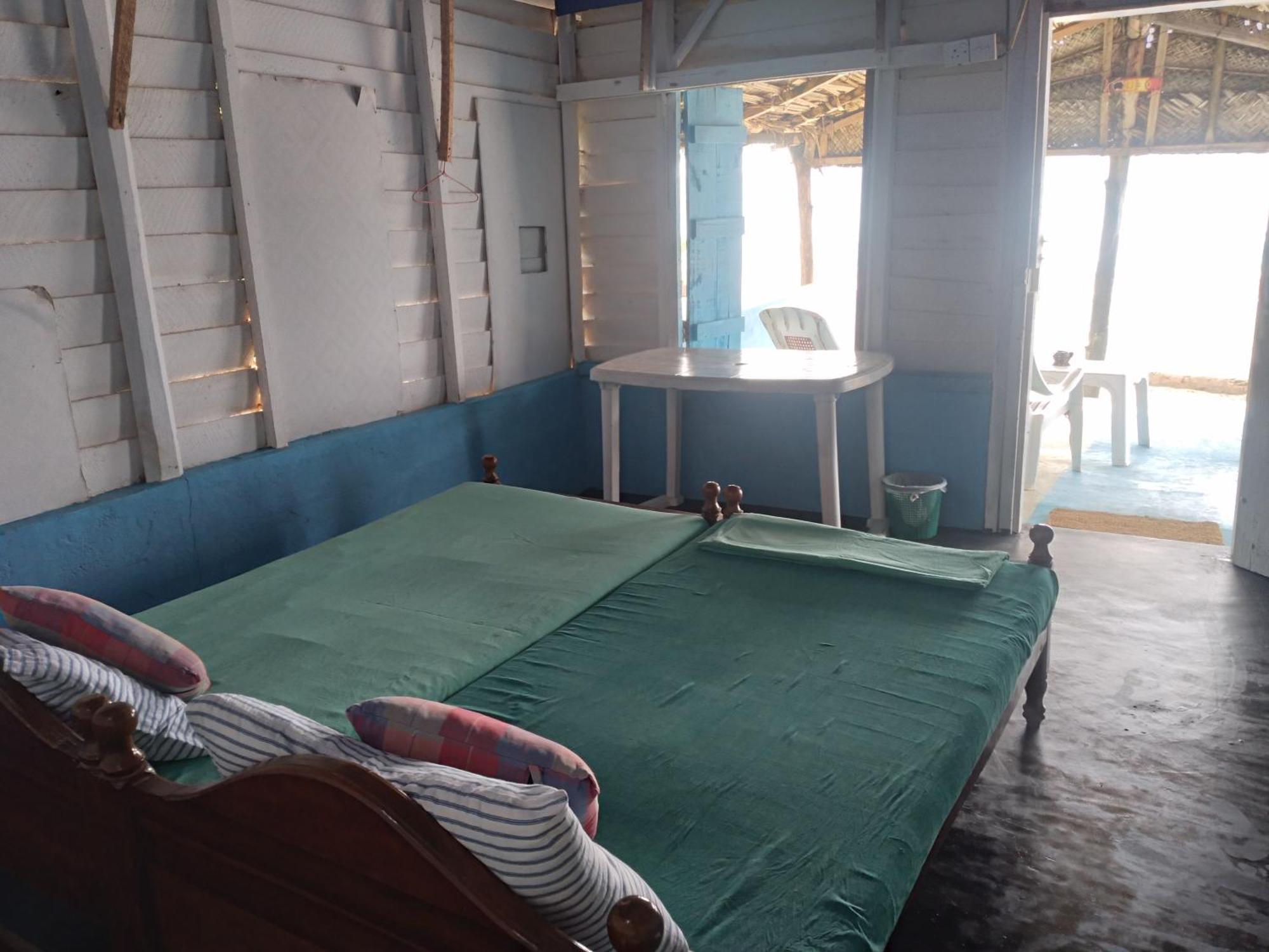 Happy Beach Safari Retreat 汉班托塔 客房 照片